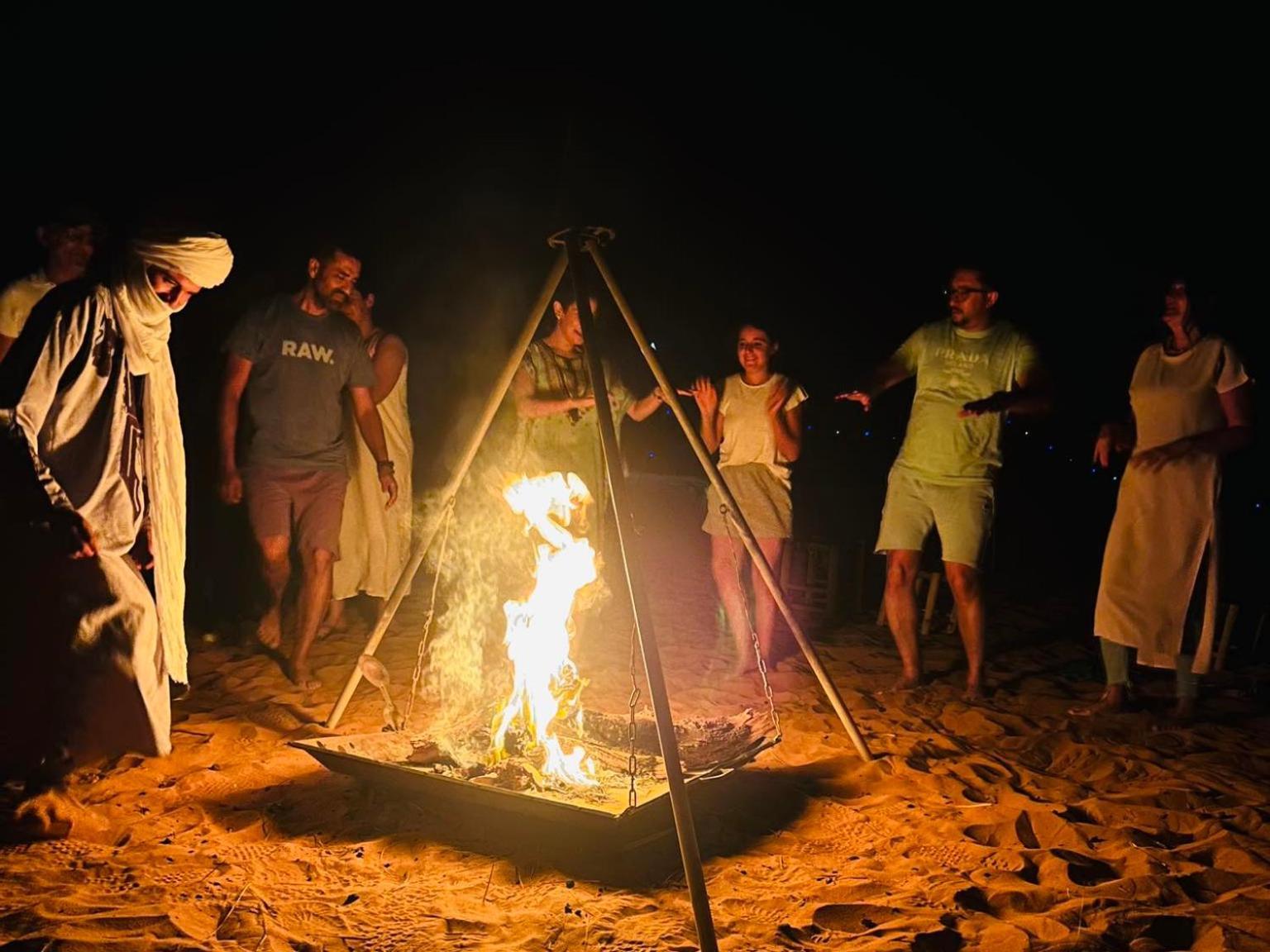 Camp Under Stars (Adults Only) Hotel Merzouga Buitenkant foto